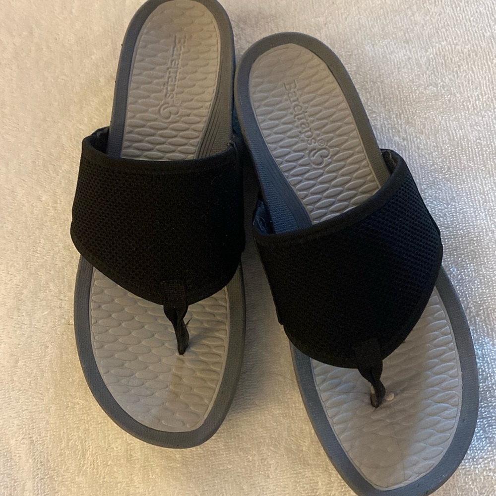 Bare Traps sandals size 9- only worn a couple times! So comfortable!